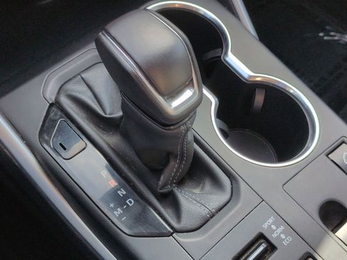 Used 2024 Toyota Highlander XLE image 29