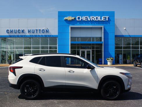 Used 2026 Chevrolet Trax ACTIV w/ Driver Confidence Package FWD image 1