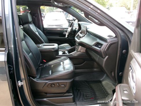 Used 2021 Chevrolet Suburban RST w/ Luxury Package AWD/4WD image 32