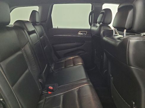 Used 2017 Jeep Grand Cherokee Limited image 19