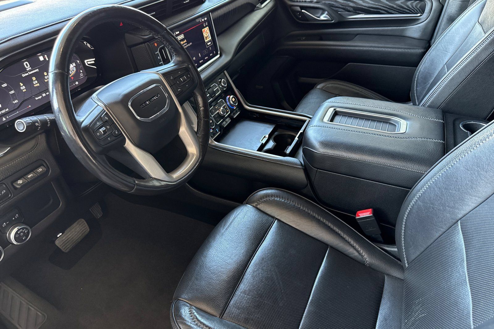Used 2022 GMC Yukon XL Denali AWD/4WD image 9