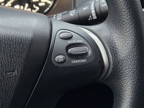 Used 2017 Nissan Pathfinder S image 25