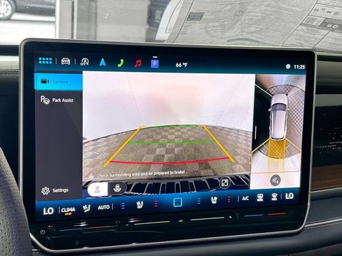 New 2026 Volkswagen Tiguan SEL R-Line AWD/4WD image 17