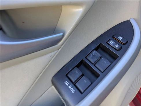 Used 2012 Toyota Prius Three image 12