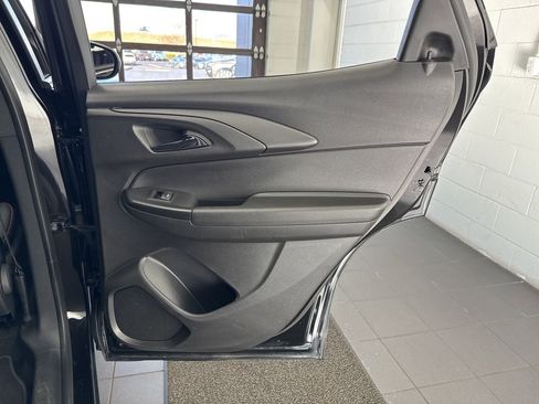 Used 2025 Chevrolet TrailBlazer RS w/ Driver Confidence Package image 44