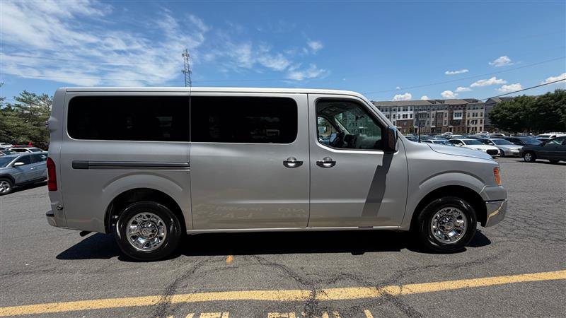 Used 2017 Nissan NV 3500 SV RWD image 11
