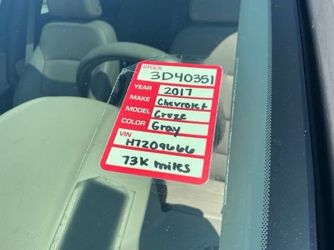 Used 2017 Chevrolet Cruze Premier FWD image 37