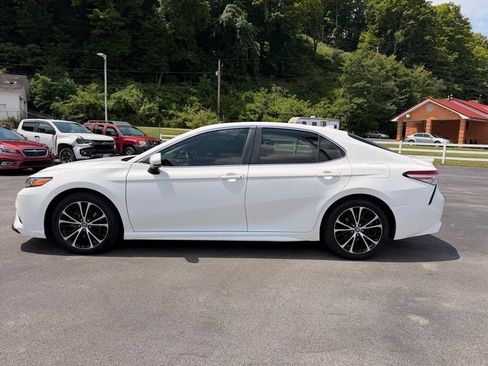 Used 2020 Toyota Camry SE FWD image 8