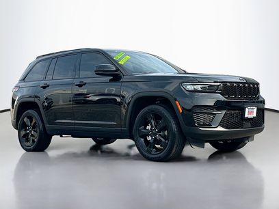 Used 2023 Jeep Grand Cherokee Altitude