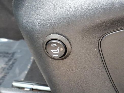 Used 2020 Ford Explorer XLT w/ Equipment Group 202A image 7