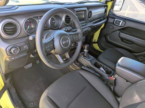 Used 2023 Jeep Wrangler Unlimited w/ Convenience Group AWD/4WD image 15