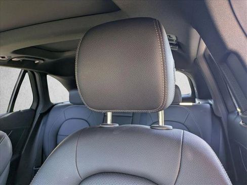 Used 2020 Mercedes-Benz GLC 300 4MATIC image 16
