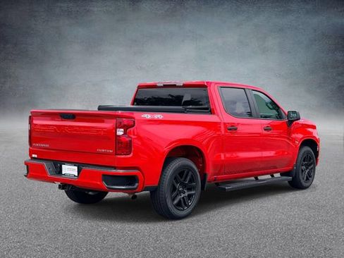 Used 2023 Chevrolet Silverado 1500 Custom AWD/4WD image 2