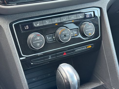 Used 2021 Volkswagen Atlas Cross Sport SEL image 21