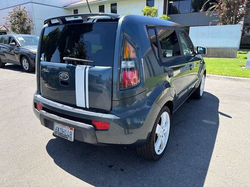 Used 2010 Kia Soul + FWD image 5