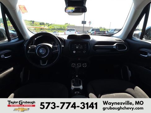 Used 2017 Jeep Renegade Latitude AWD/4WD image 29