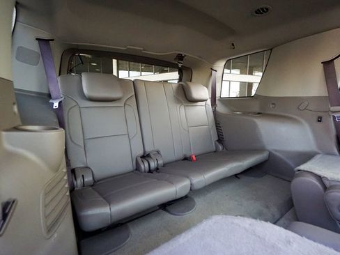 Used 2018 Chevrolet Tahoe LT w/ LT Signature Package image 41