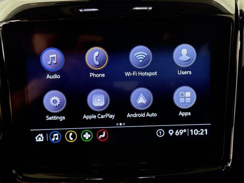 Used 2020 Chevrolet Traverse LT image 13