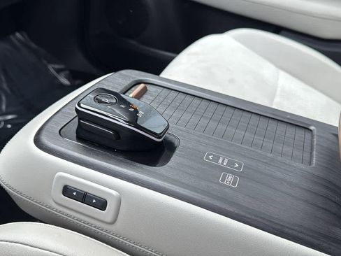 Certified 2023 Nissan Ariya FWD image 23