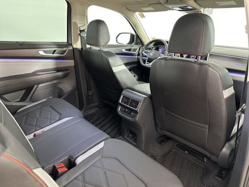Used 2025 Volkswagen Atlas Peak Edition SE image 27