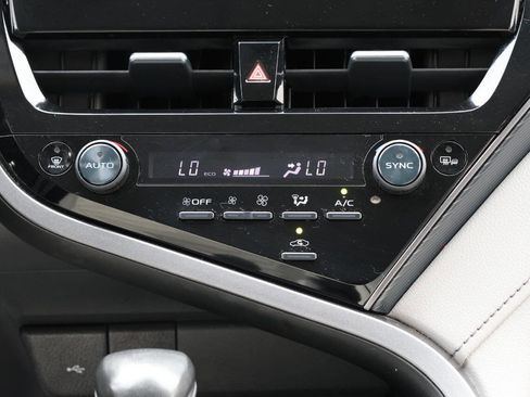 Used 2022 Toyota Camry SE AWD/4WD image 21