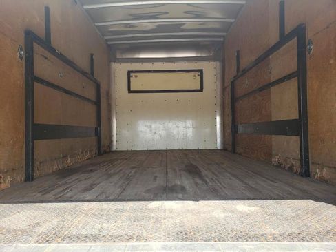 Used 2018 Chevrolet Express 3500 RWD image 12