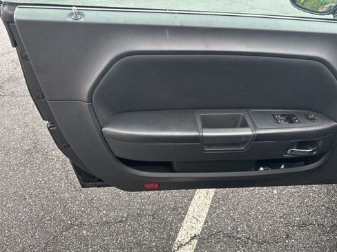 Used 2014 Dodge Challenger R/T RWD image 10