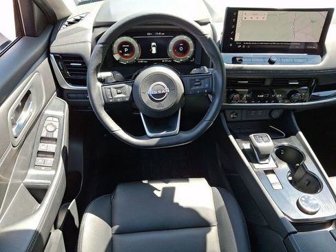 Used 2024 Nissan Rogue SL AWD/4WD image 12