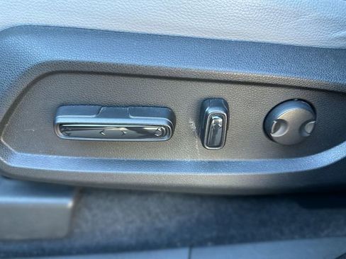 Used 2025 Honda Pilot Touring image 13