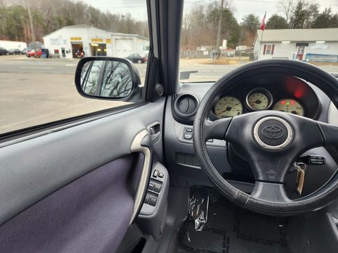 Used 2001 Toyota RAV4 4WD image 33