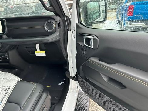 New 2025 Jeep Gladiator Sport image 29