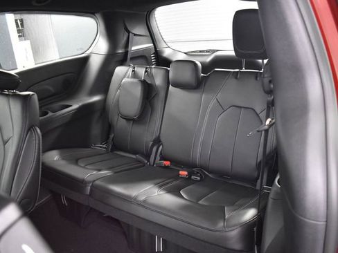 New 2026 Chrysler Pacifica Select image 31