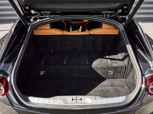 Used 2018 Ferrari GTC4Lusso image 22