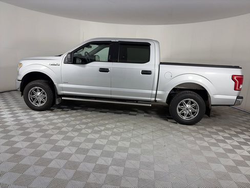 Used 2017 Ford F150 XLT AWD/4WD image 4