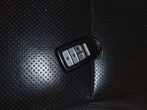 Used 2019 Honda Pilot Elite image 32