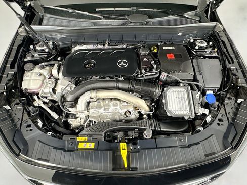 New 2025 Mercedes-Benz GLB 250 image 10