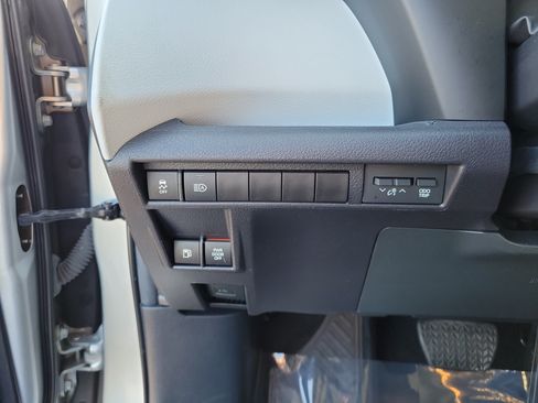 Used 2025 Toyota Sienna LE FWD image 20