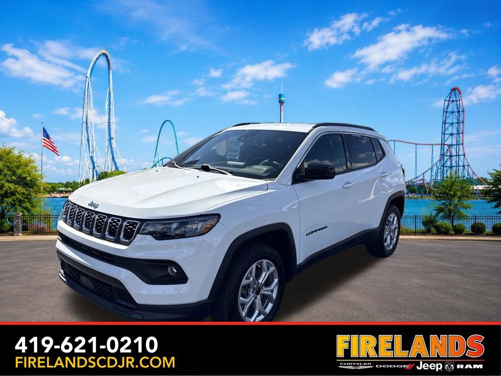 Used 2025 Jeep Compass Latitude AWD/4WD image 1