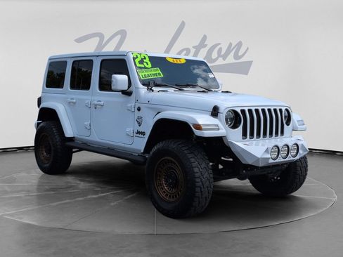 Used 2023 Jeep Wrangler Unlimited Sahara AWD/4WD image 3