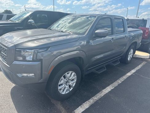 Used 2022 Nissan Frontier SV AWD/4WD image 1