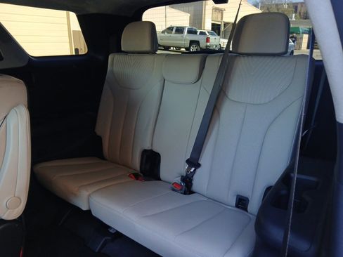 Used 2023 Hyundai Palisade Calligraphy image 16