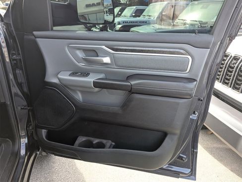 Used 2019 RAM 1500 Big Horn image 32