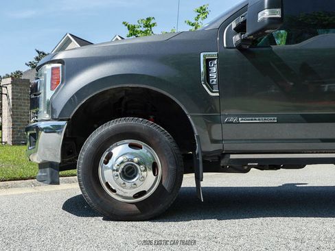 Used 2017 Ford F350 Lariat w/ Lariat Ultimate Package AWD/4WD image 4