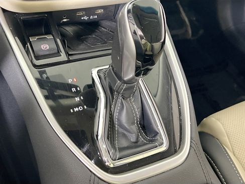 Used 2022 Subaru Outback Limited image 16