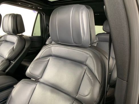 New 2025 Lincoln Navigator L Reserve w/ Jet Appearance Package image 18