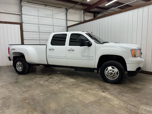 Used 2013 GMC Sierra 3500 Denali image 3