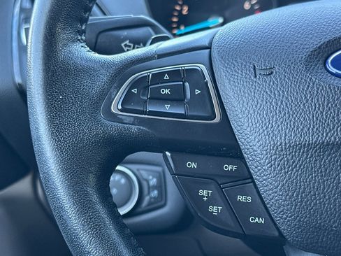 Used 2017 Ford Escape Titanium image 30