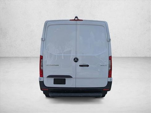 Used 2025 Mercedes-Benz Sprinter 2500 image 6