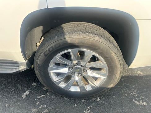 Used 2018 Chevrolet Tahoe LT image 32