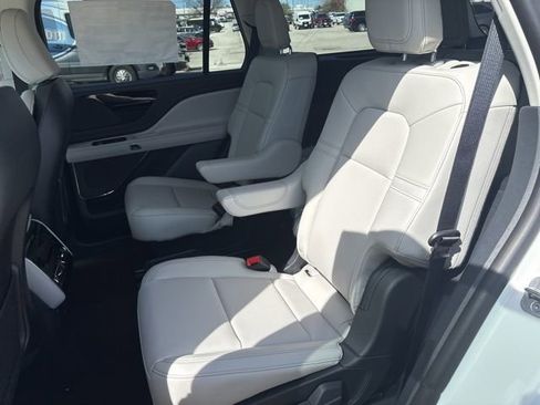 New 2026 Lincoln Aviator AWD image 12